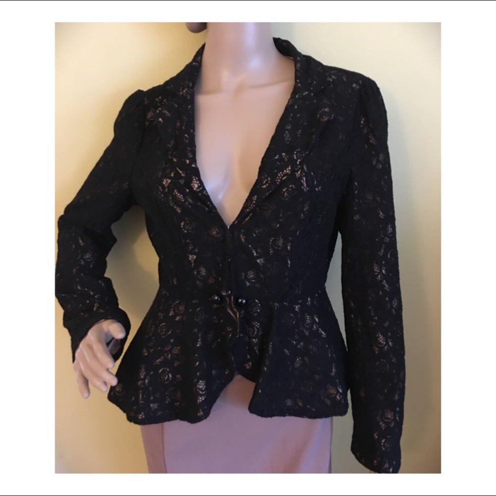 BLACK LACE BLAZER SIZE M